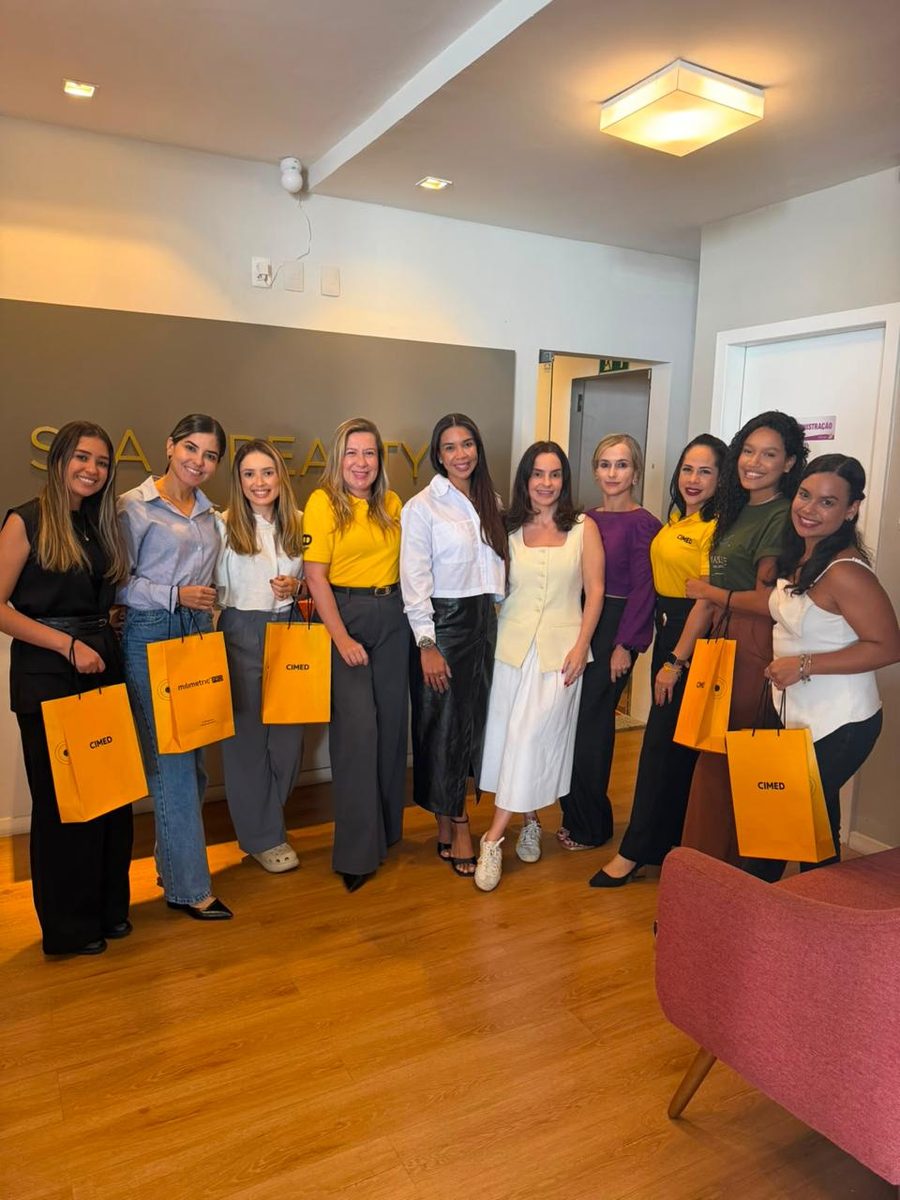 Equipe Marvelle reunida em evento da rede